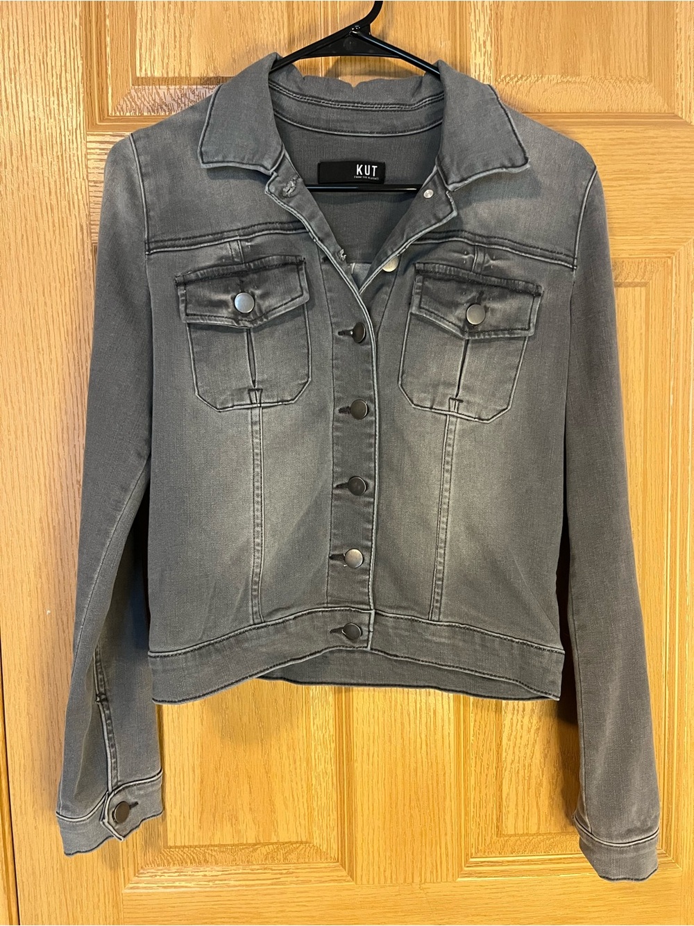KUT From The Kloth Gray Cropped Denim Jacket Stretch Fitted Snap Small